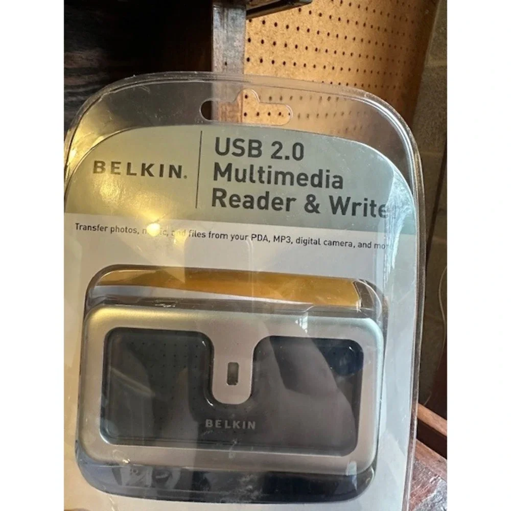 Belkin USB 2.0 Multimedia Reader Writer‎ F5U249v SD CF SmartMedia Memory Stick